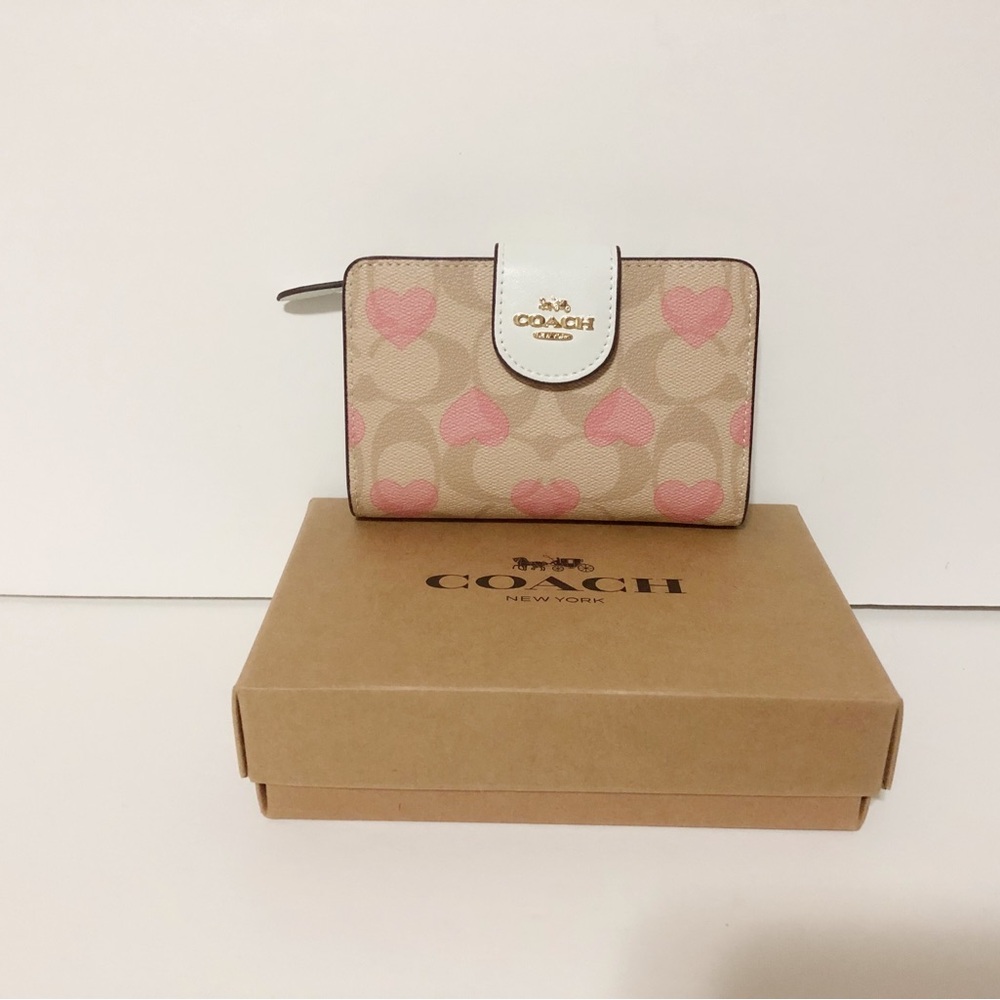 🌸New Coach Heart Print Bifold Medium Wallet Card Holder